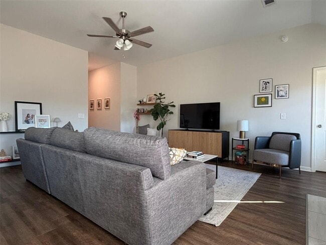 Building Photo - 221 Dawsons Ml Wy