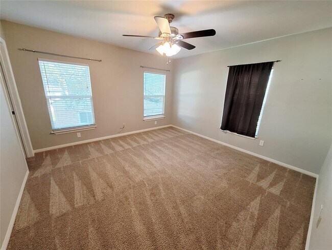 Building Photo - 8513 Portage Cove
