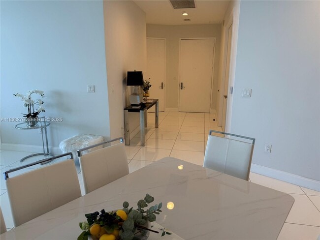 Building Photo - 15901 Collins Ave