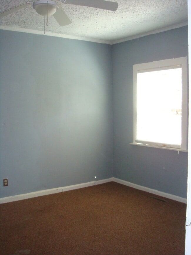 Building Photo - 2515 Churchill Dr