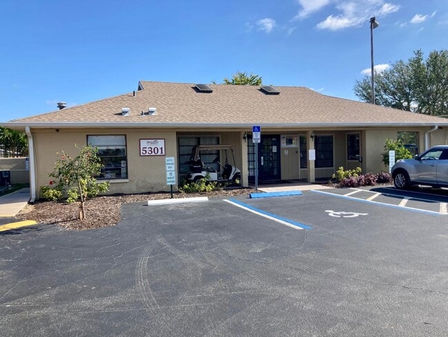 Club House - 5321 Summerlin Rd
