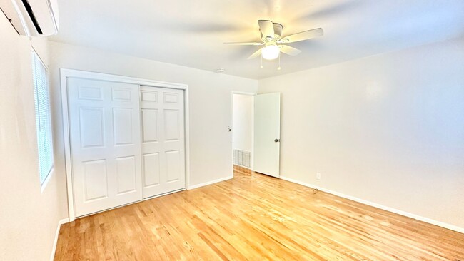 Building Photo - Lovely & Freshly Updated, Remodeled, Paint...