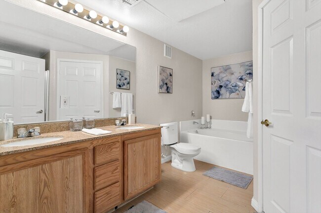 Building Photo - Fully Furnished/Great location 3 bedrooms 2  bath, community pool/gated in south summerlin area