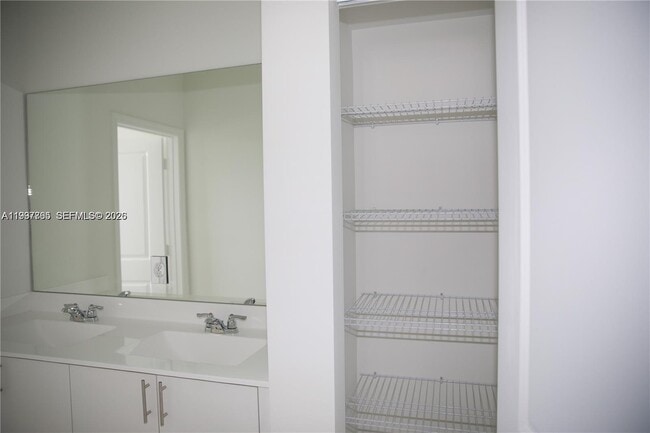 Building Photo - 5001 Peacock Wy