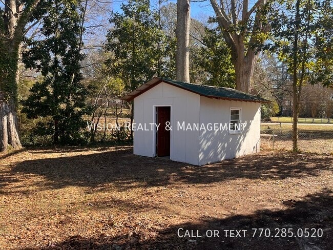 Building Photo - 107 Merrill St