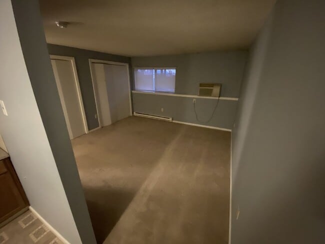 Building Photo - 134 W Main St