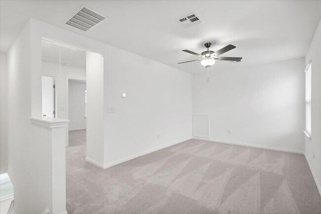 Building Photo - 13916 Ausarina Trce