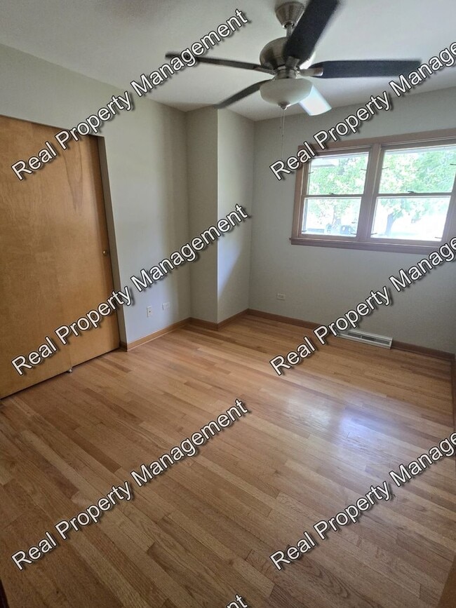 Building Photo - Three Bedroom Ranch