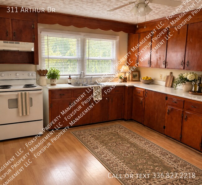 Building Photo - 311 Arthur Dr