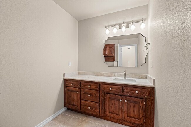 Building Photo - 27 S Prairie Dunes Dr