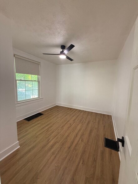 Building Photo - 1750 S Talbott St