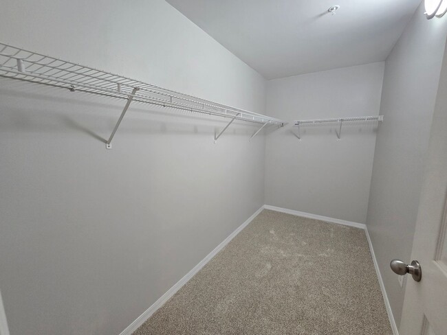 Building Photo - Luxury 1BR/1BA Condo with Fabulous Views i...