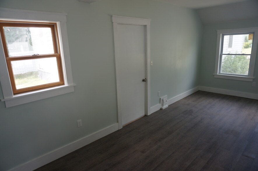 Building Photo - 142 Massachusetts Ave