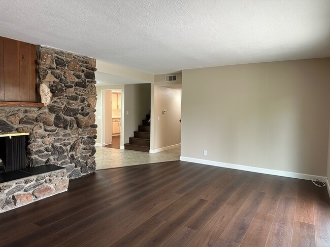 Building Photo - 1393 Scotch Cir