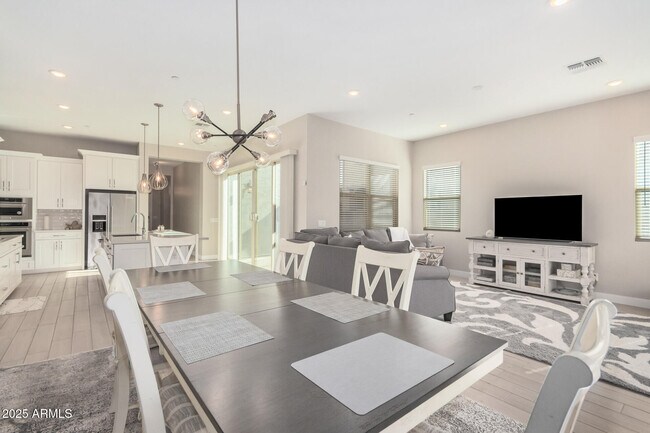 Building Photo - 1882 N 140th Dr