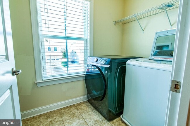 Building Photo - 315 Quarry Point Rd