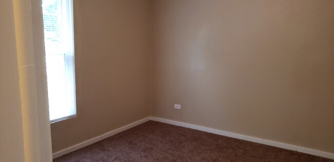 Building Photo - 1304 W Walnut Ave