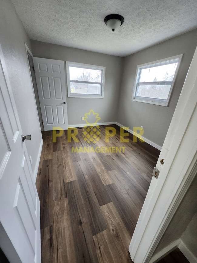 Building Photo - Updated 3-Bedroom, 1-Bath Home with Large ...