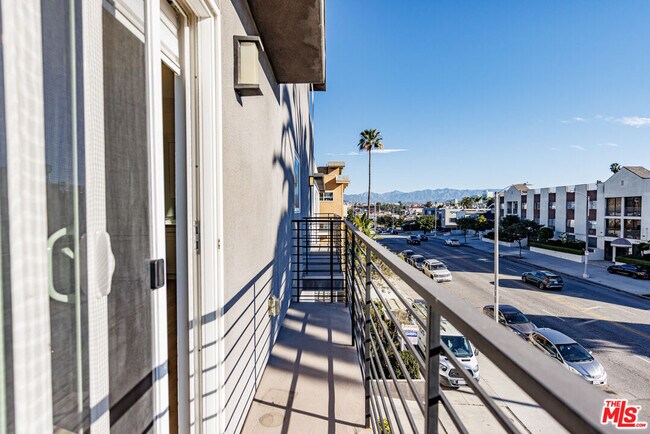 Building Photo - 1187 Crenshaw Blvd