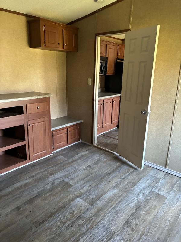 Building Photo - 841 State Hwy 75 N