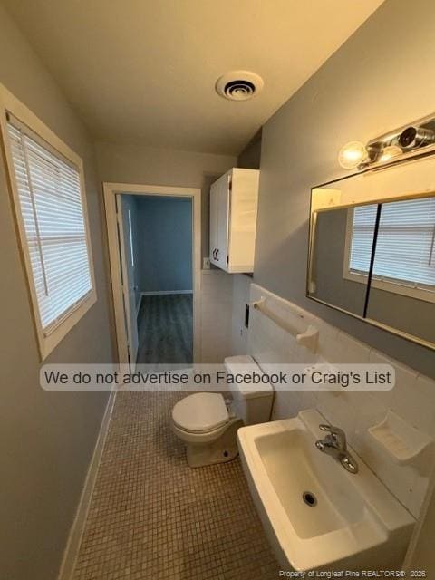 Building Photo - 1021 W Rowan St