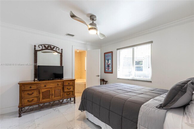 Building Photo - 753 NE 81st St