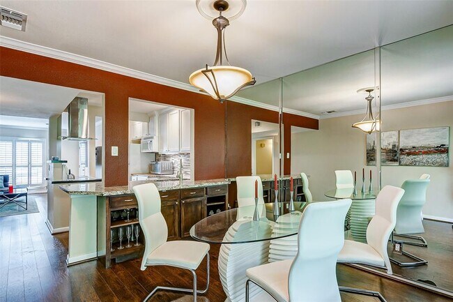 Building Photo - 1800 Stoney Brook Dr