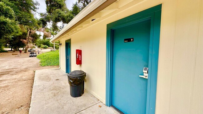 Building Photo - Light, Bright, and Freshly Updated Home in the Gated & Desirable Champagne Village 55+ Community!