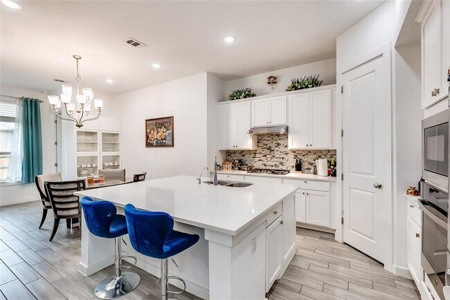 Building Photo - 833 Whitetail Dr