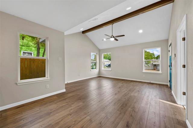 Building Photo - 2602 W Clarendon Dr