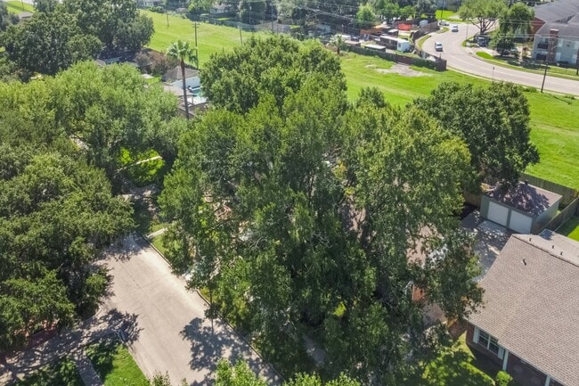 Building Photo - 6115 Lymbar Dr