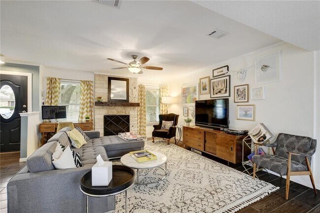 Building Photo - 9019 Wagtail Dr
