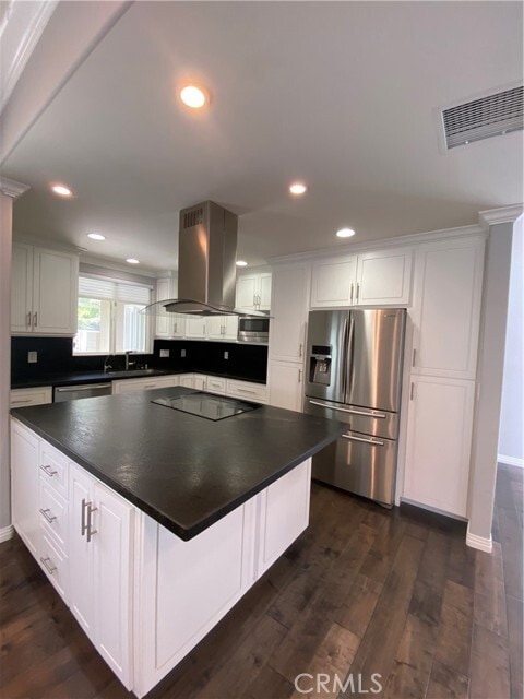 Building Photo - 520 Calle Aragon