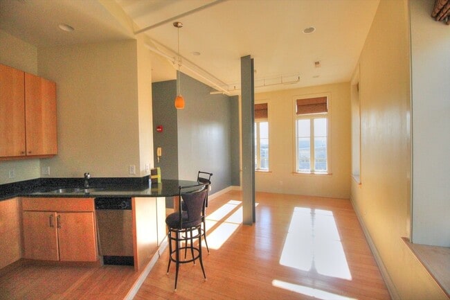 Building Photo - Gorgeous Studio Condo On The 4th Floor Of The Kress Building In Downtown Durham!
