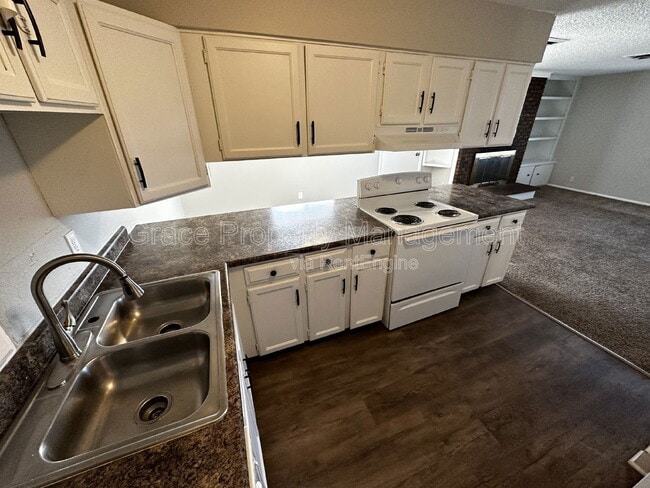 Building Photo - 6640 Lowell Blvd