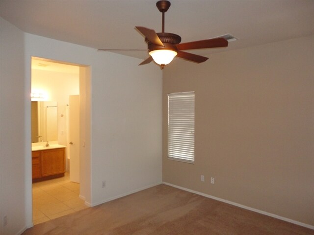 Building Photo - 2852 E Devon Ct