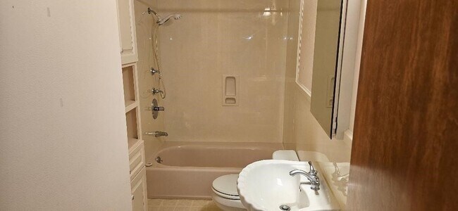 Building Photo - 3936 Case St