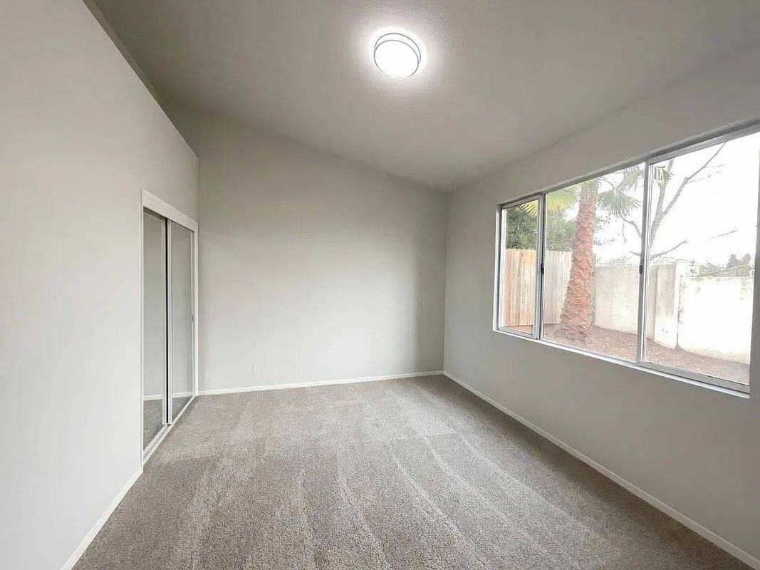 Building Photo - 108 Austin Dr