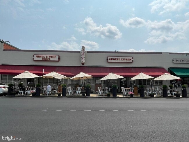 Building Photo - 1605 W Braddock Rd