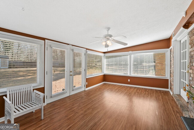 Building Photo - 4205 S Hurt Rd SW