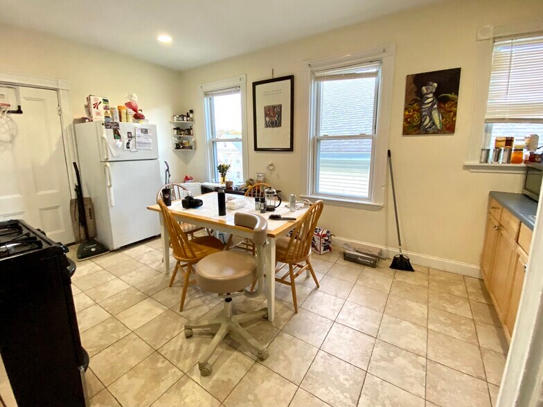 Primary Photo - 3 Oswald St