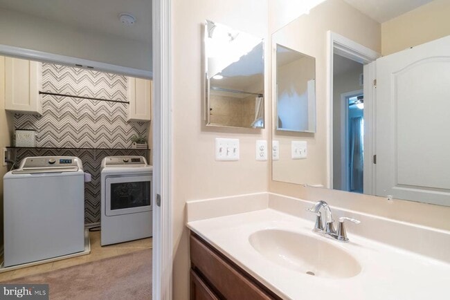Building Photo - 7469 Tanyard Knoll Ln