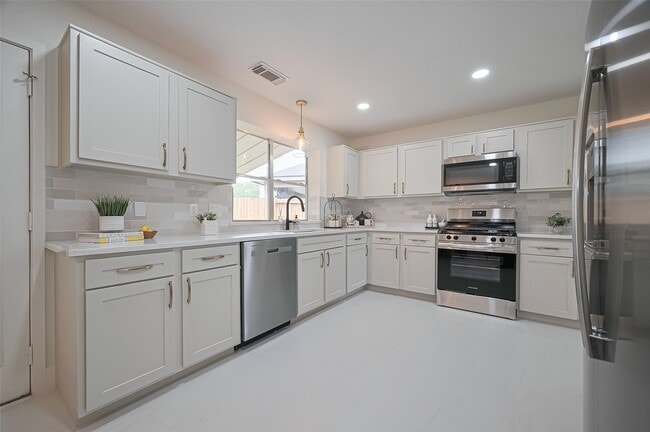 Building Photo - 5615 Haven Point Dr