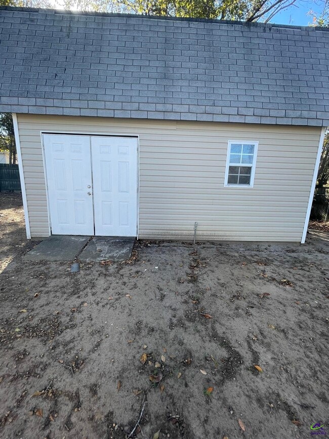 Building Photo - 101 Shamrock Ct