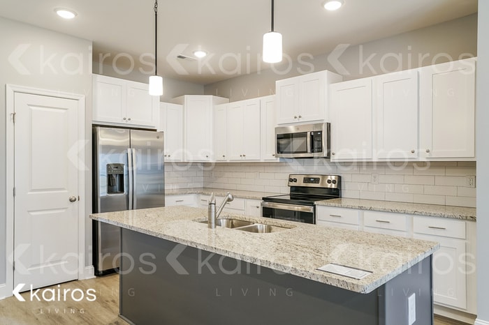 Building Photo - 3709 Oak Leaf Wy