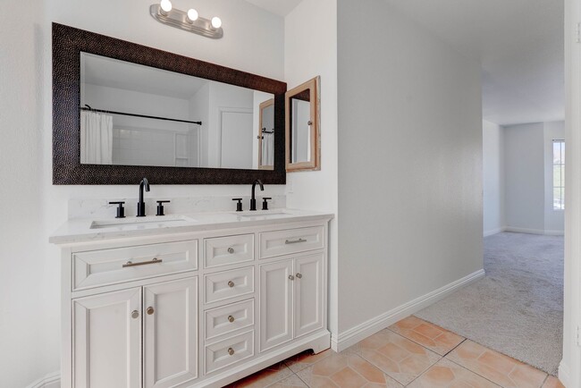Building Photo - 5519 Myron Cir