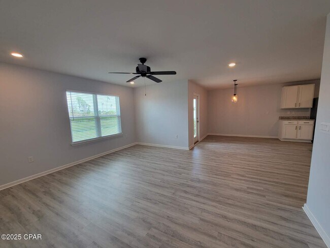 Building Photo - 6585 Slabinski Ln