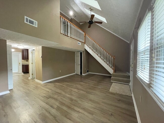 Building Photo - 338 Oxford Dr