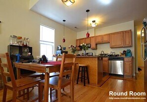 Building Photo - 233 Boylston St