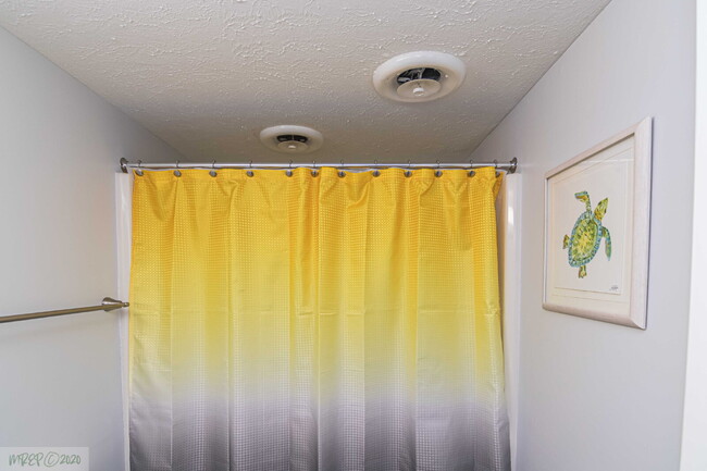 Building Photo - SHORT-TERM LEASE OPTIONS / FULLY FURNISHED APARTMENT/ ALL UTILITIES INCLUDED! WONDERFUL WAYNE MEM...